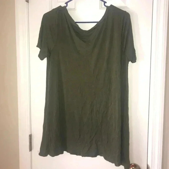 Green Tshirt - Picture 3 of 3